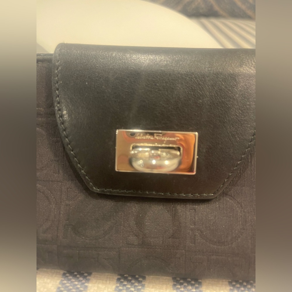 SALVATORE FERRAEGAMO Classic Black Wallet. ๐ค๐ค๐ค - Picture 5 of 12